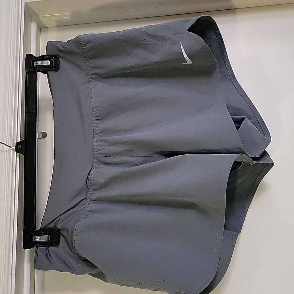 Nike running shorts. Sz XL